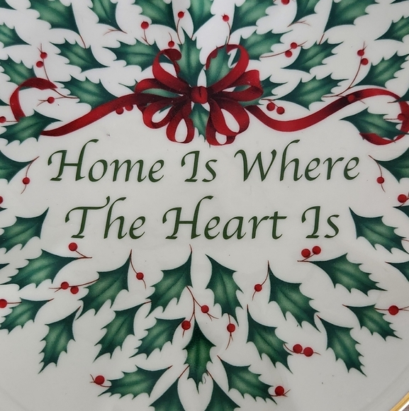 🎄 Lenox “Home Is Where The Heart Is” Christmas Plate – Heart-Shaped, Holiday - Picture 4 of 10